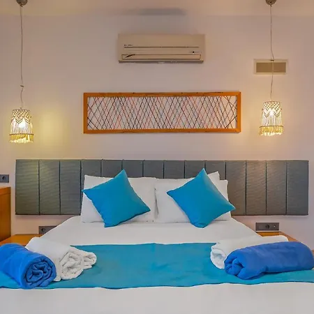 Villa Royal Hills 2 *